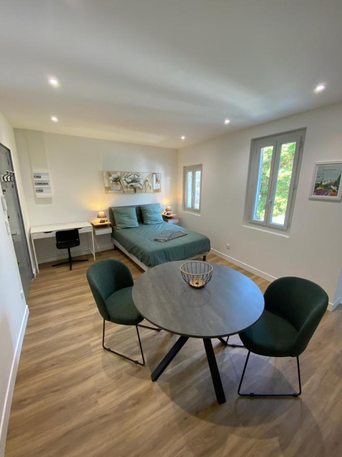 Studio Terrasse, Intra-Muros, Climatise Avec Wifi อาวีญง ภายนอก รูปภาพ