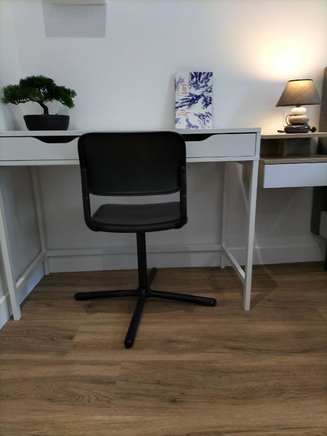 Studio Terrasse, Intra-Muros, Climatise Avec Wifi อาวีญง ภายนอก รูปภาพ